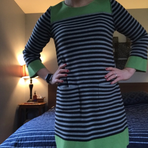 Long sleeved dress 🖤💚 - Picture 6 of 8